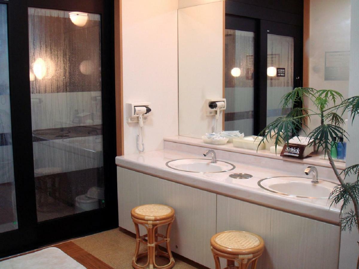 Hotel Route-Inn Tomakomai Ekimae Экстерьер фото